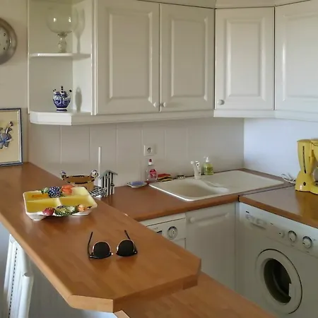 Apartment Comfortable, 1-bedroom With A Furnished Terrace And Sea View *