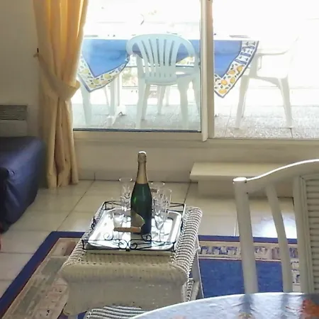 Comfortable, 1-bedroom With A Furnished Terrace And Sea View Apartment Arcachon