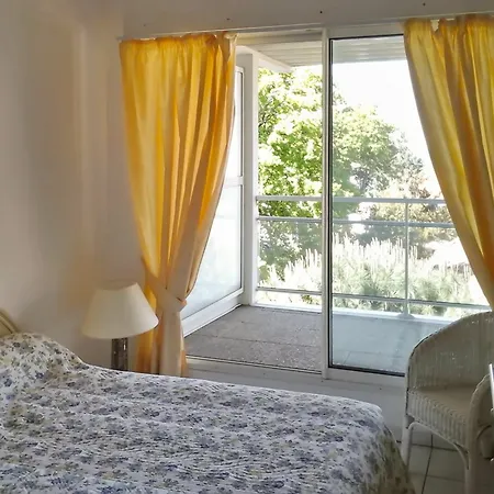 Comfortable, 1-bedroom With A Furnished Terrace And Sea View Apartment