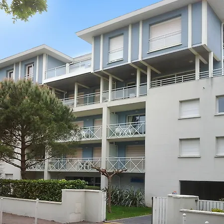 Comfortable, 1-bedroom With A Furnished Terrace And Sea View Arcachon